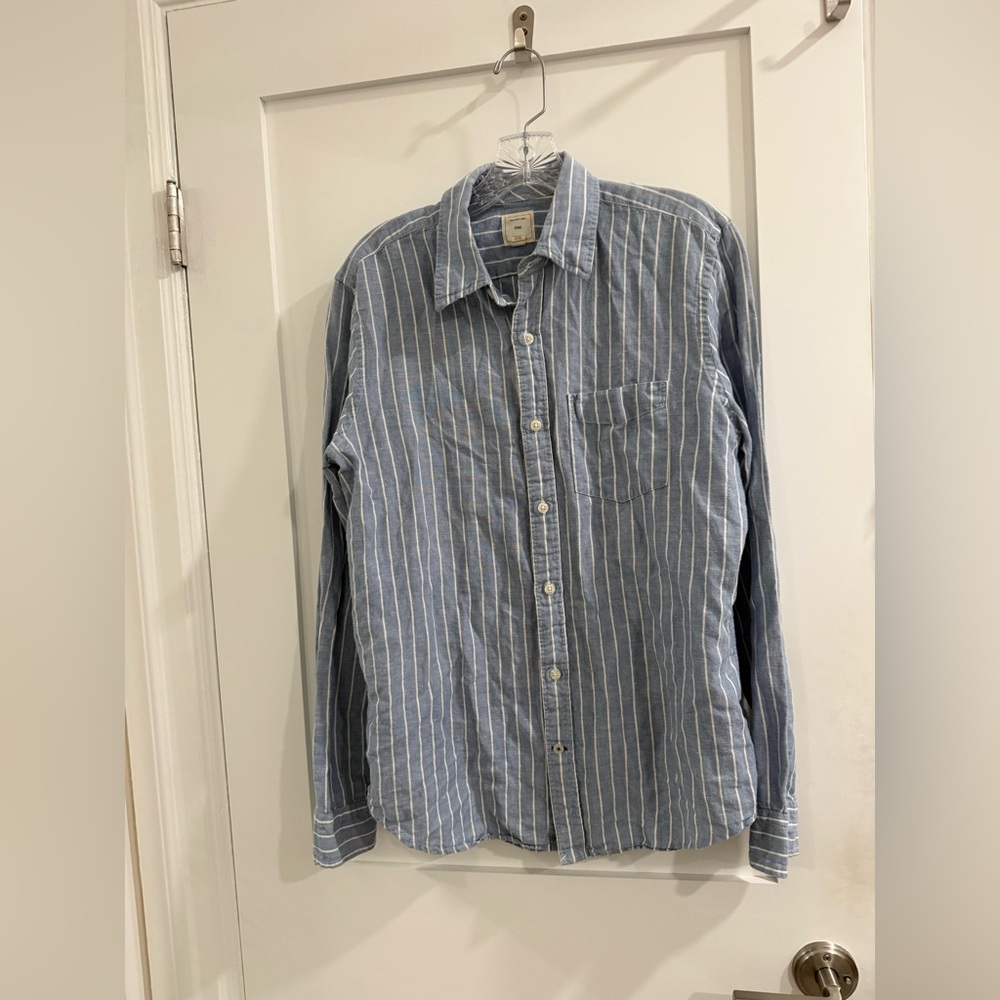 Gap men’s light blue + white stripe cotton + linen button down